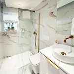 Апартаменты Luksusowy Z Basenem I Jacuzzi Малага